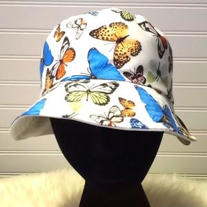 White 🦋 Butterfly Reversible Cotton Bucket Hat